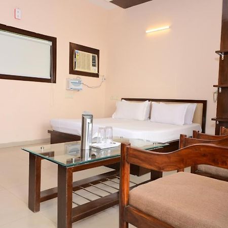 Maharani Regency Hotel Panchkula Exterior photo