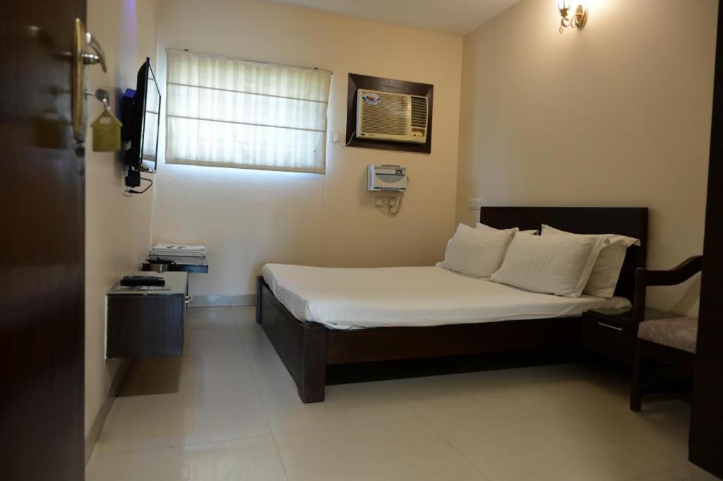 Maharani Regency Hotel Panchkula Exterior photo